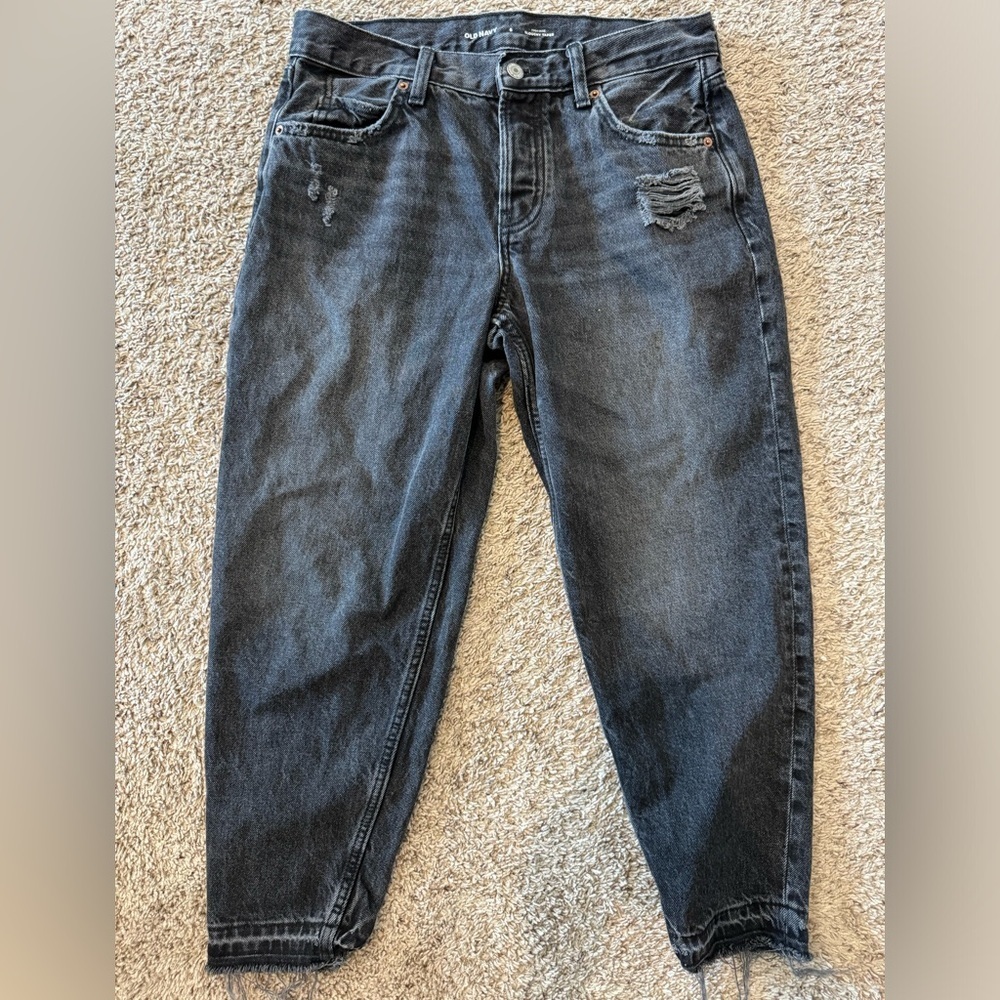Old Navy Black High Rise Slouchy Taper Distressed Jeans - size 6